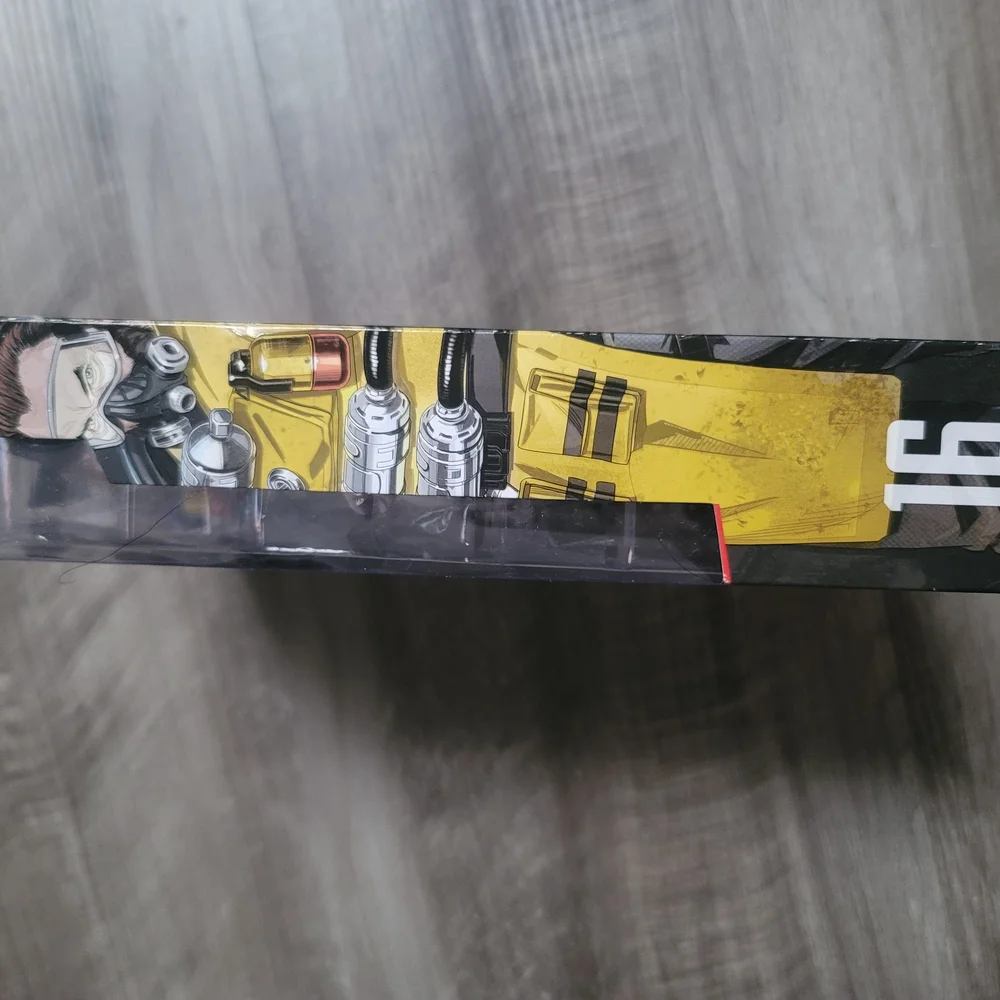 Apex Legends Caustic Action Figure - Picture 3 of 3